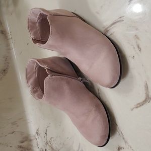 Pink, zip, ankle booties. Kids 13